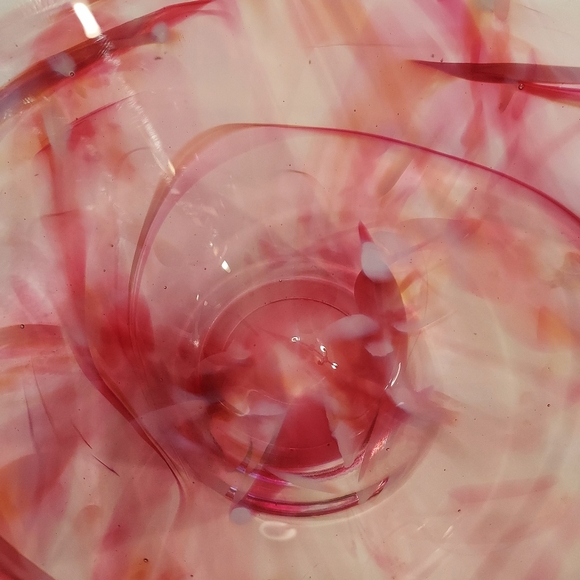 Gorgeous pink -swirled Kosta Boda glass serving bowl : manufactured in Sweden - Picture 3 of 6